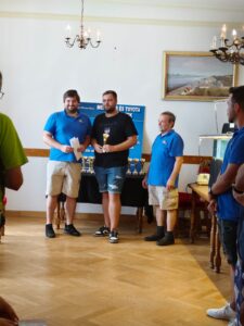 Roland Volf bei der Pokal Übernahme